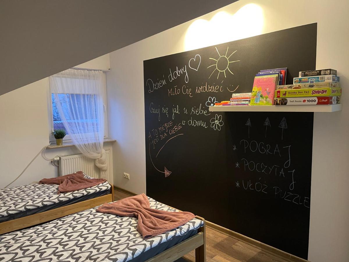 Apartament Rodzinny Ostrowiec Sw Островец-Свентокшиский Экстерьер фото