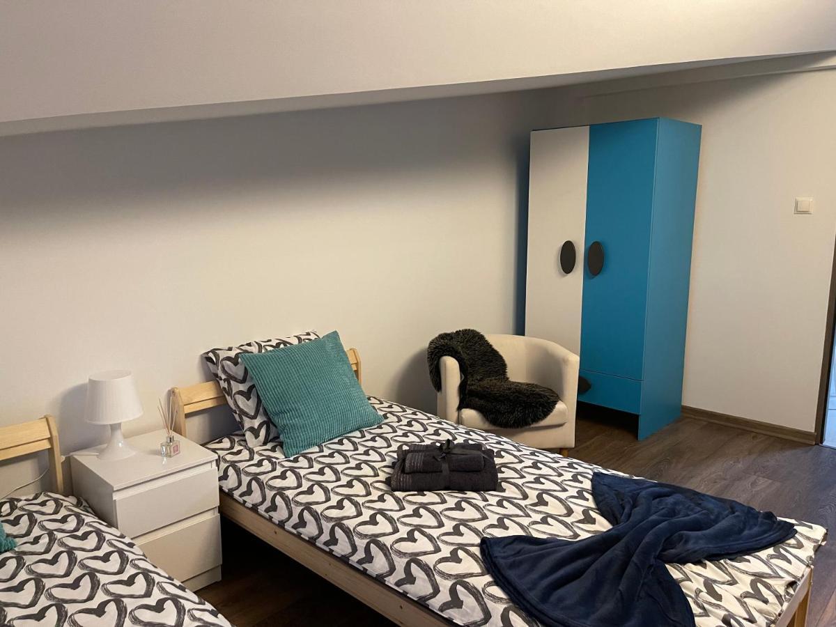 Apartament Rodzinny Ostrowiec Sw Островец-Свентокшиский Экстерьер фото